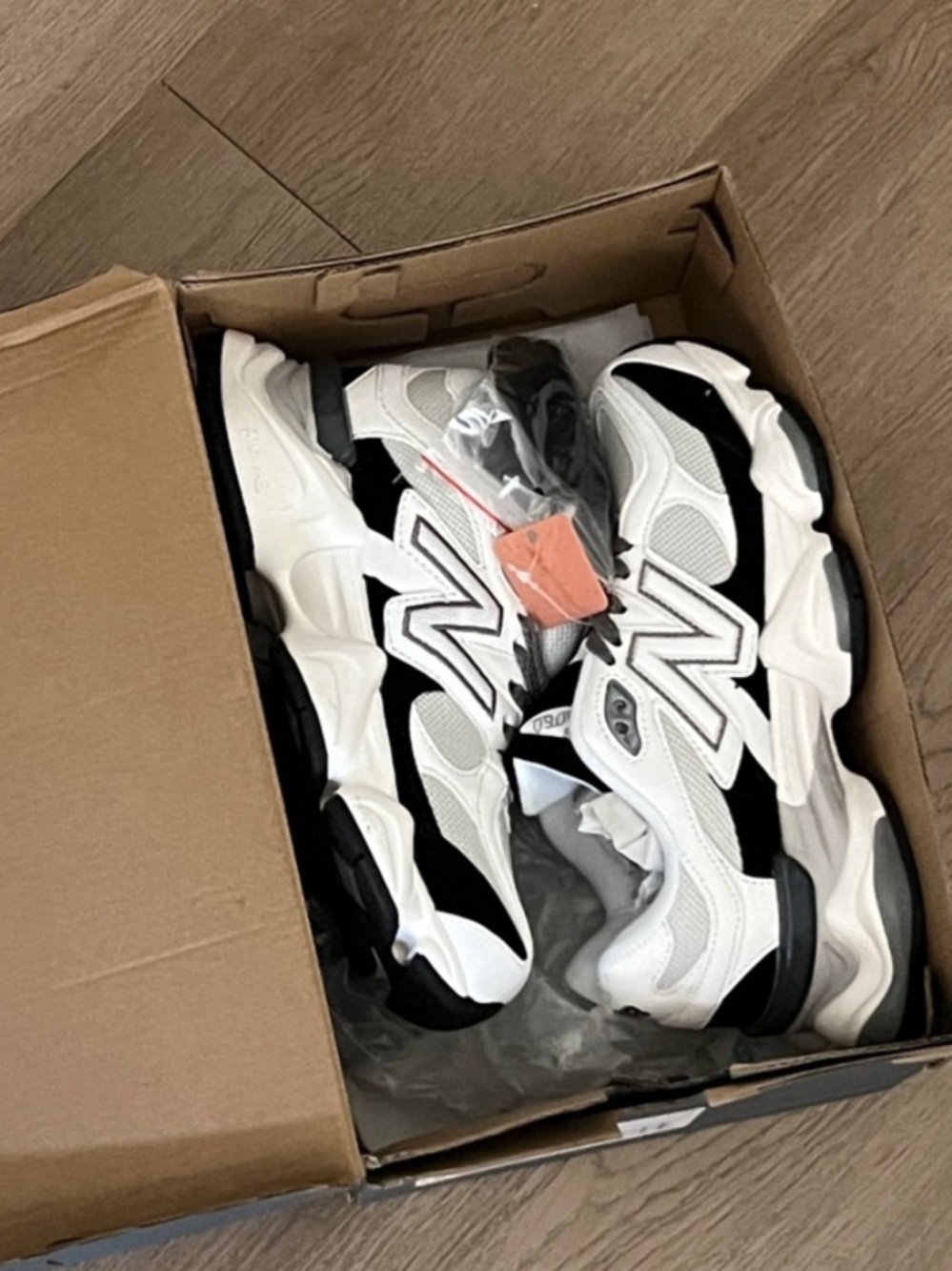New Balance 9060 "Grey Jet Black" men’s 5.5 /women’s 7 Athletic Sneakers NIB - Picture 2 of 13